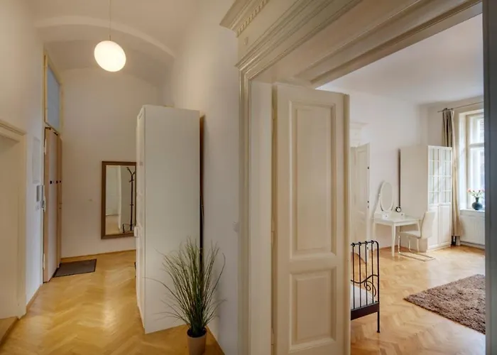 Kaprova - Old Town Apartment